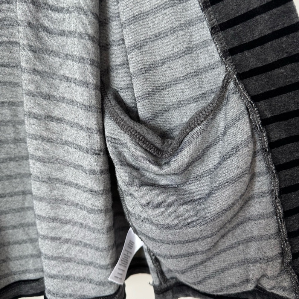 Talbots Women's Black and Gray‎ Velour Open Cardigan Striped Size Medium - Picture 6 of 8